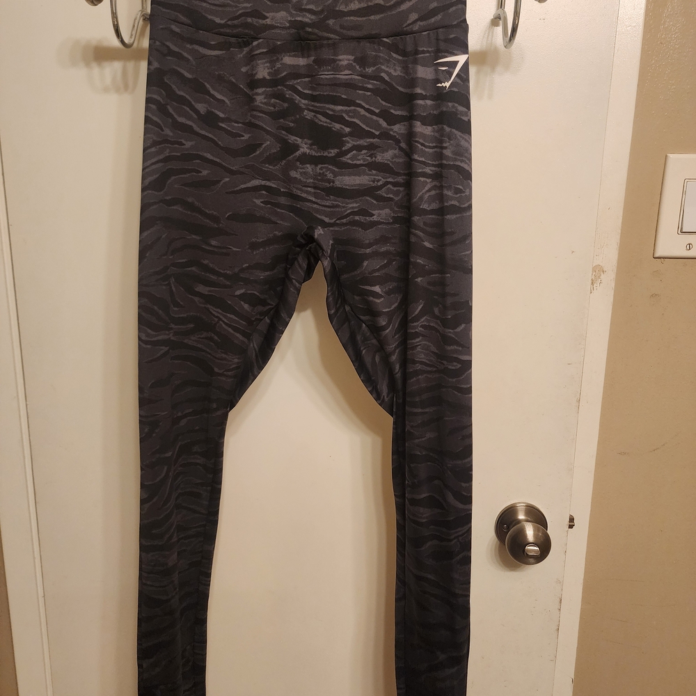 Gymshark Black and Gray Patterned Leggings